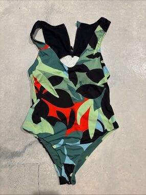 Nike - jungle floral keyhole back one piece swimsuit